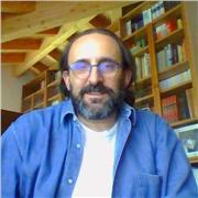 Insegnante impartisce lezioni di lingua e letteratura tedesche, in presenza e online